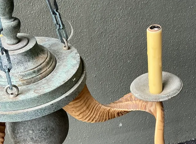 Vintage Horn Motif Metal Hanging Light — additional photo 8