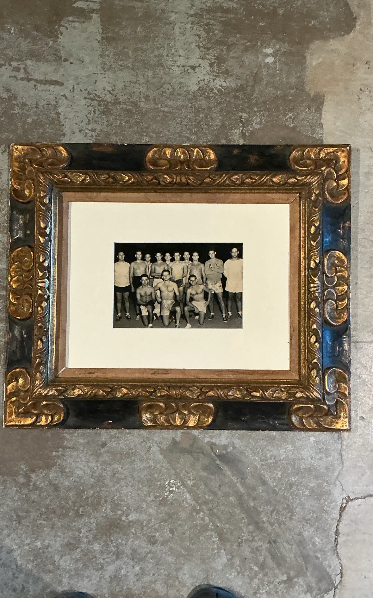 Vintage Ornate Wood Frame With Harvard Yacht Club Team Photo — additional photo 5