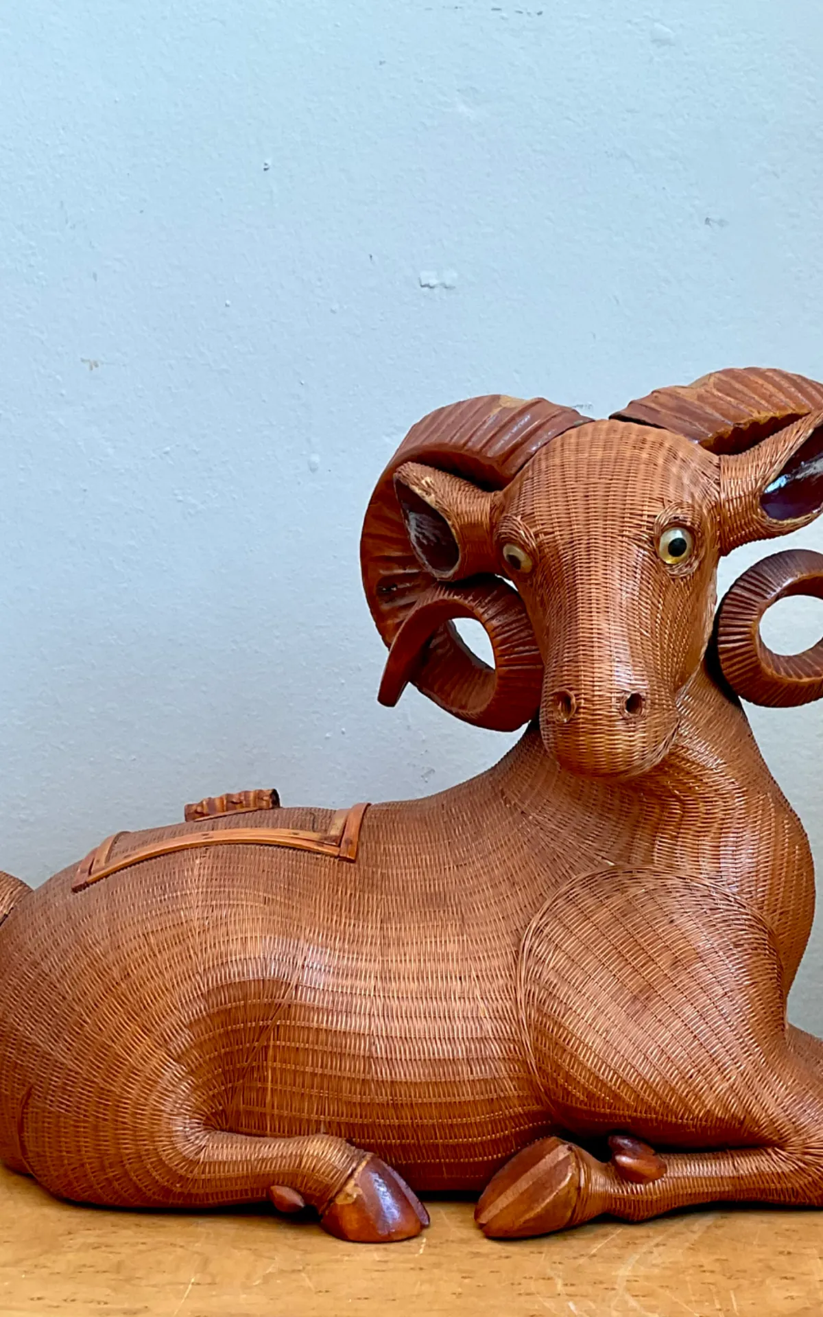 Vintage Shanghai Weave Curly Horn Ram Box — additional photo 5