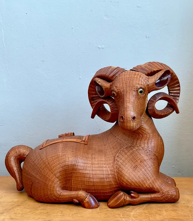 Vintage Shanghai Weave Curly Horn Ram Box — additional photo 5