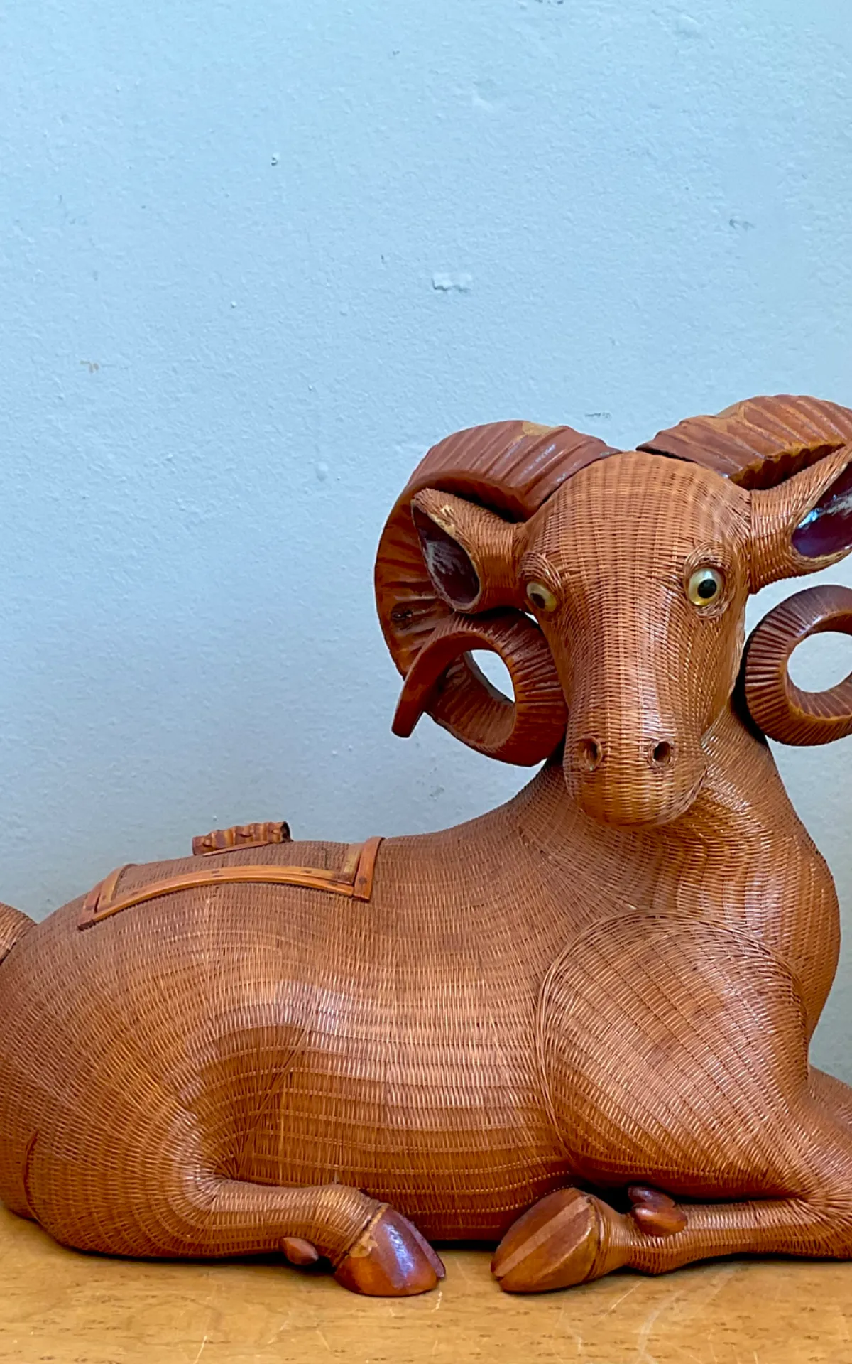 Vintage Shanghai Weave Curly Horn Ram Box — additional photo 4