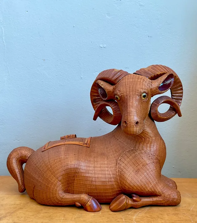 Vintage Shanghai Weave Curly Horn Ram Box — additional photo 4