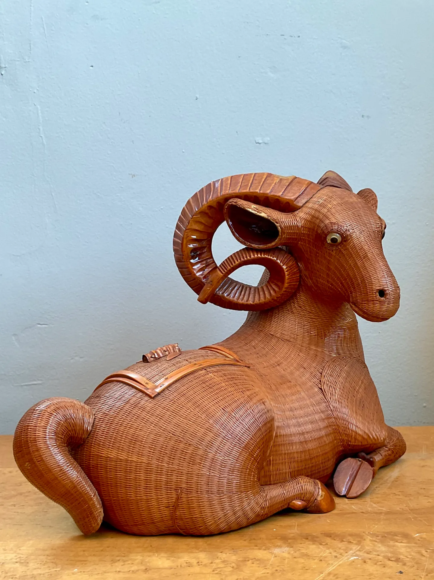 Vintage Shanghai Weave Curly Horn Ram Box — additional photo 6