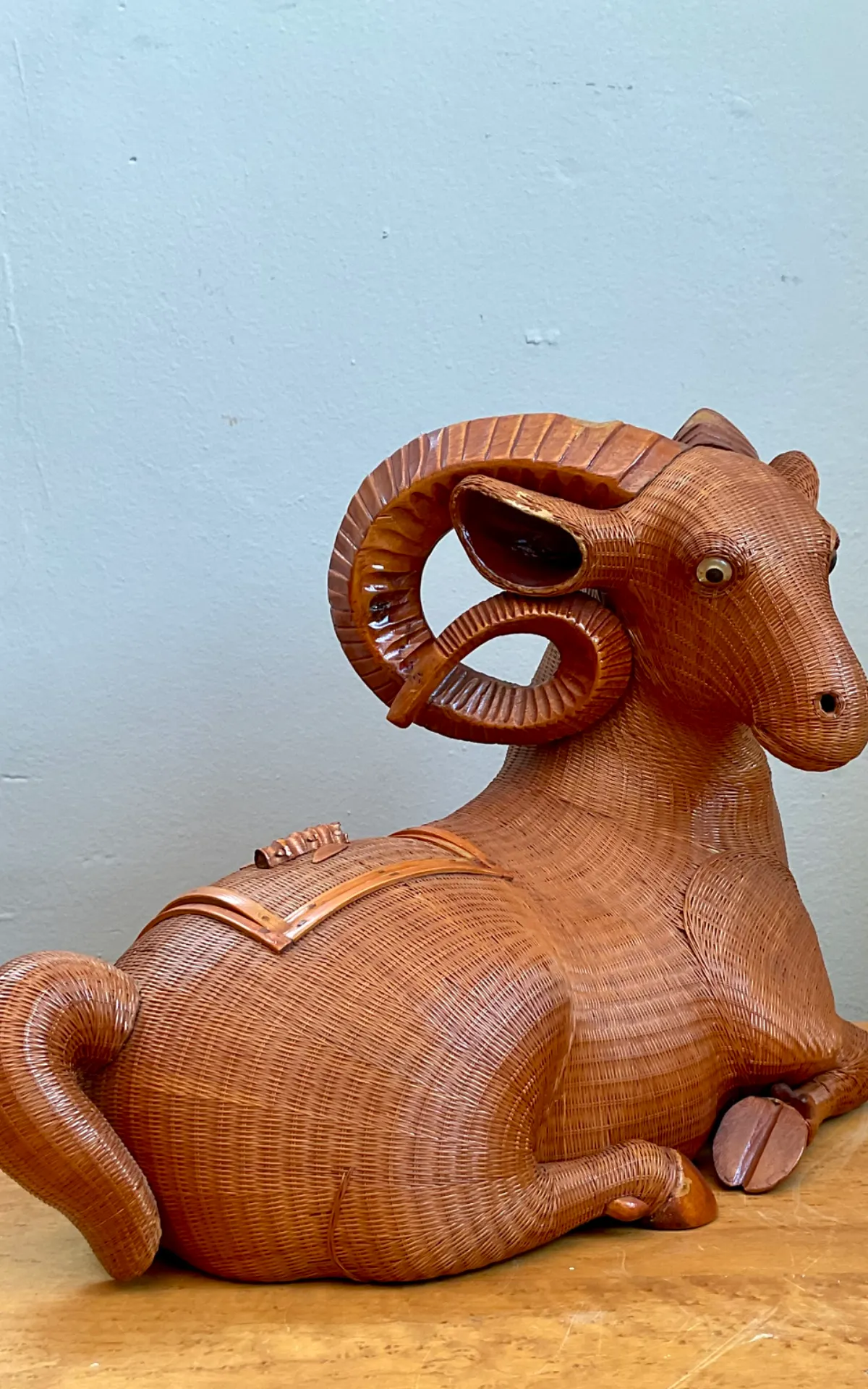 Vintage Shanghai Weave Curly Horn Ram Box — additional photo 6