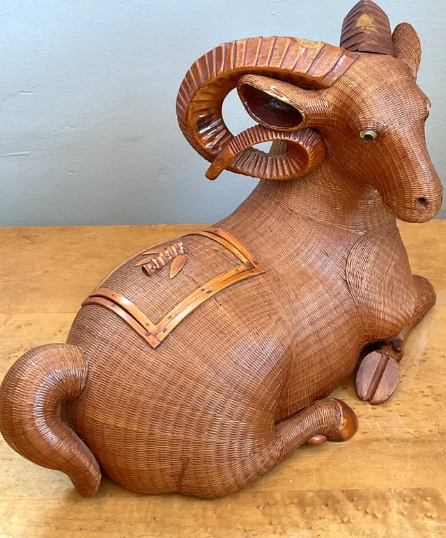 Vintage Shanghai Weave Curly Horn Ram Box — additional photo 3