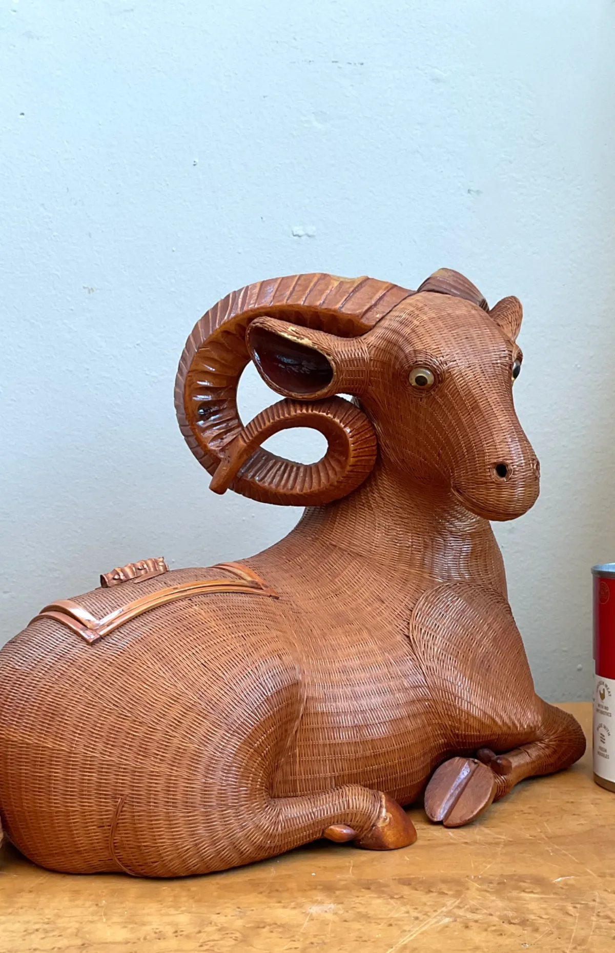Vintage Shanghai Weave Curly Horn Ram Box — additional photo 2