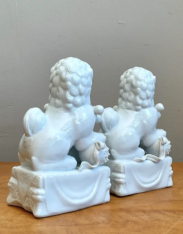Vintage Blanc De Chine Porcelain Foo Dogs - Pair — additional photo 5