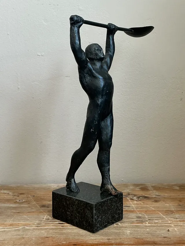 Vintage Metal Athlete Figurine — additional photo 3