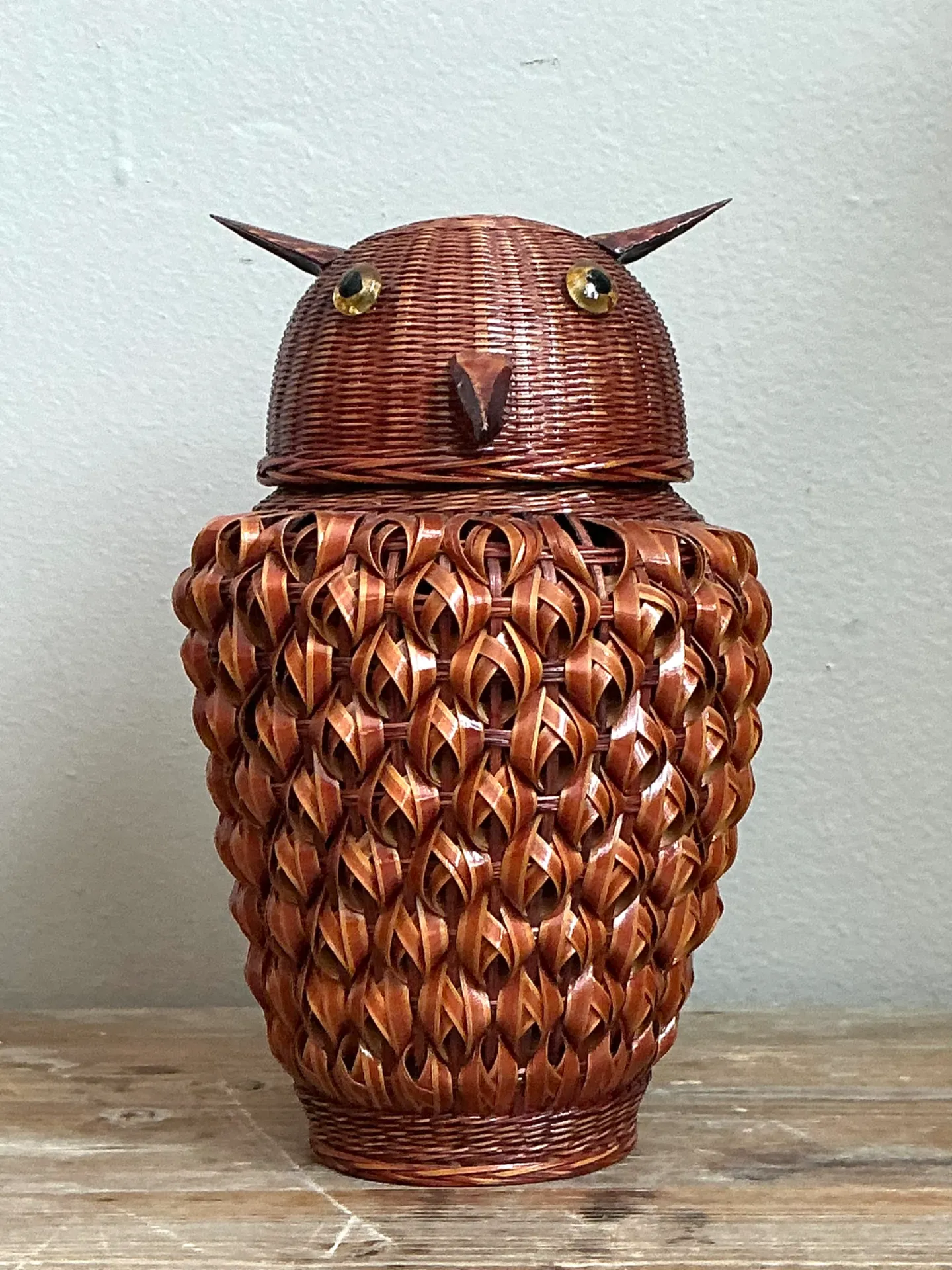 Vintage Woven Owl Basket With Glass Insert — additional photo 4