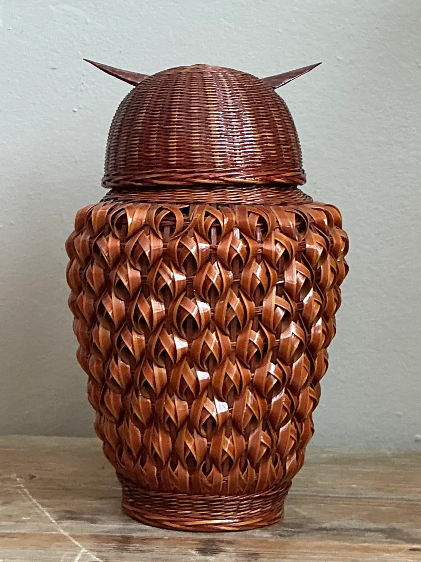Vintage Woven Owl Basket With Glass Insert — additional photo 3