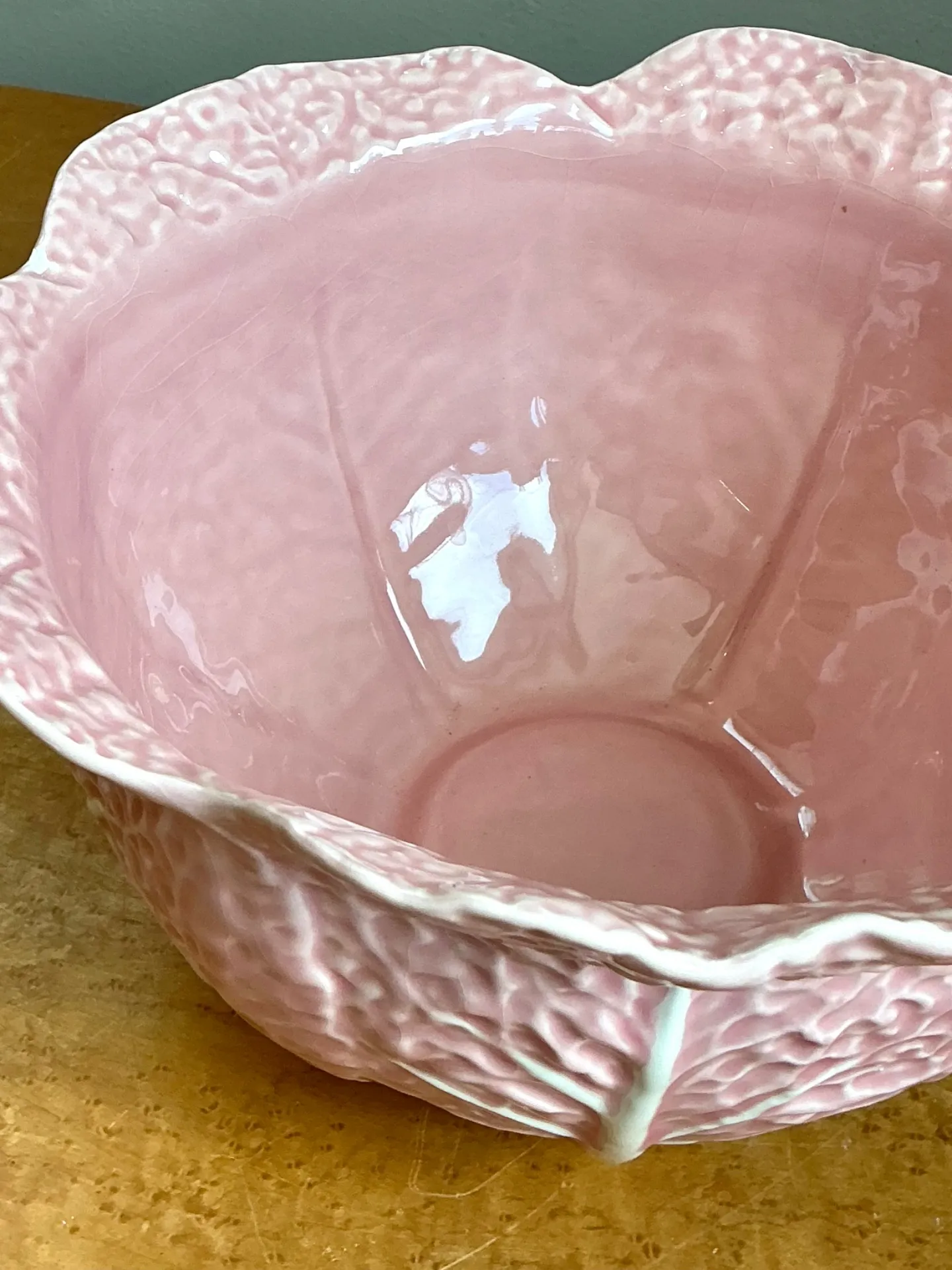 Vintage Bordallo Pinheiro Pink Cabbage Leaf Bowl — additional photo 1