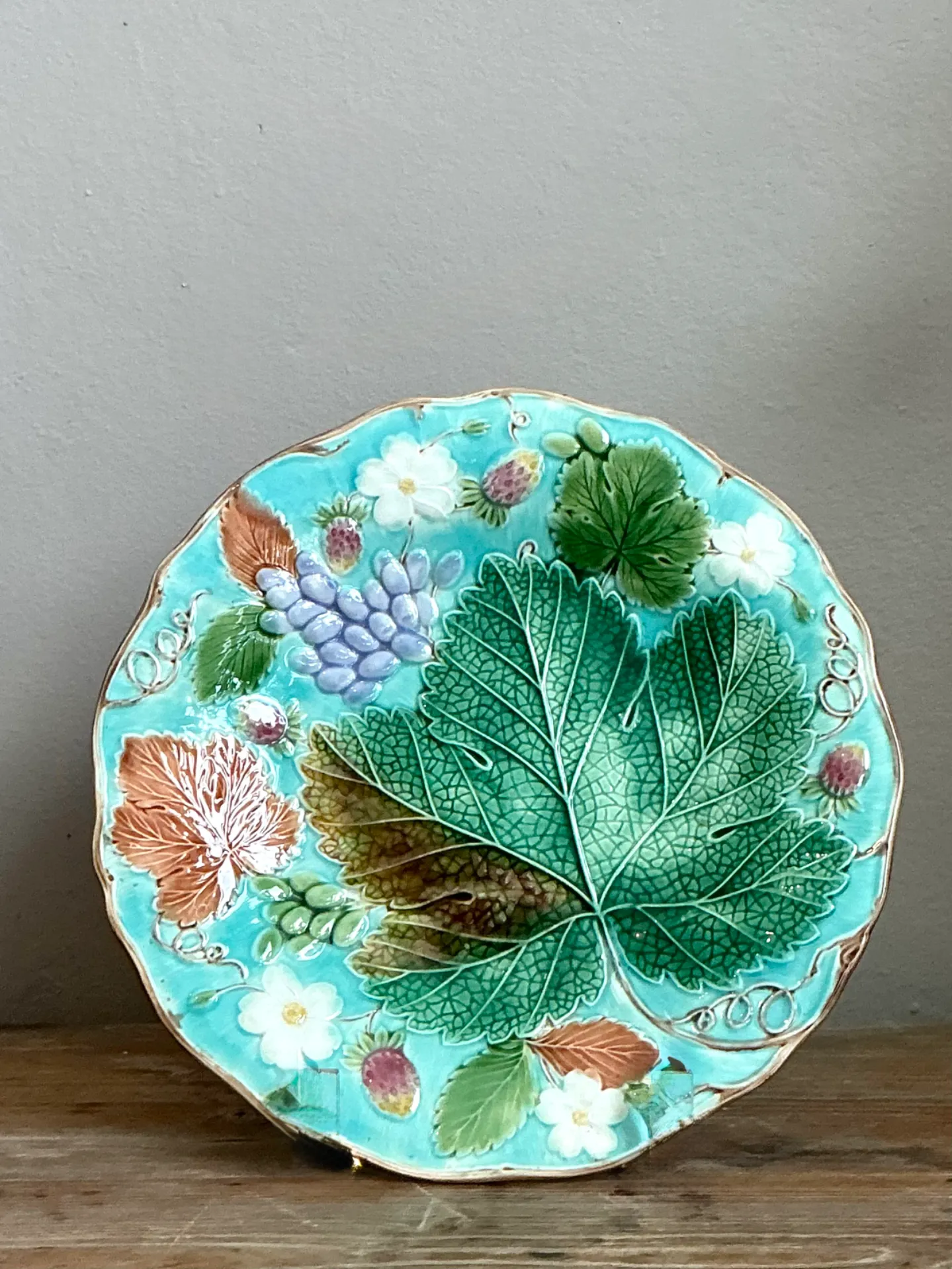 Vintage Majolica Leaf and Blossom Plate — additional photo 4