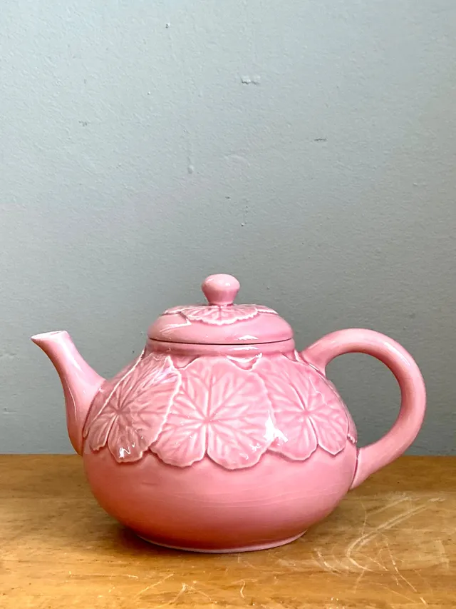 Vintage Bordallo Pinheiro Pink Cabbage Leaf Ceramic Teapot — additional photo 6