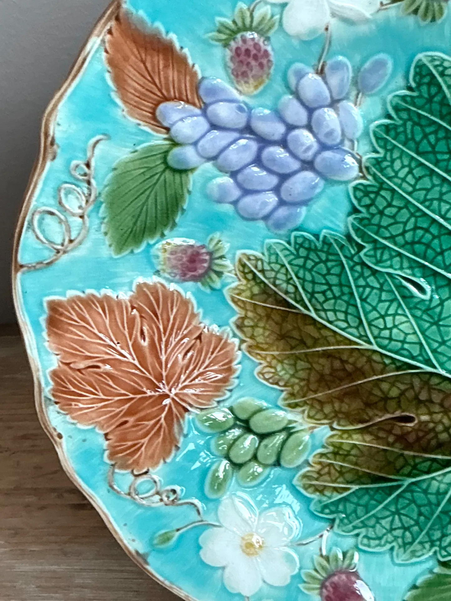 Vintage Majolica Leaf and Blossom Plate — additional photo 2
