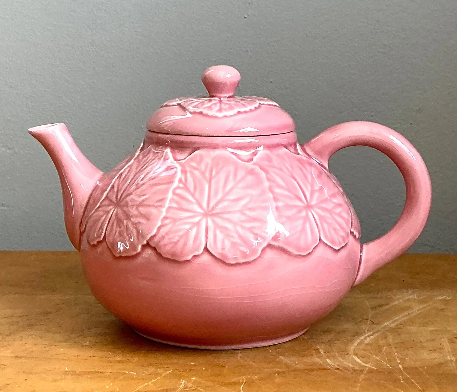 Vintage Bordallo Pinheiro Pink Cabbage Leaf Ceramic Teapot — additional photo 2