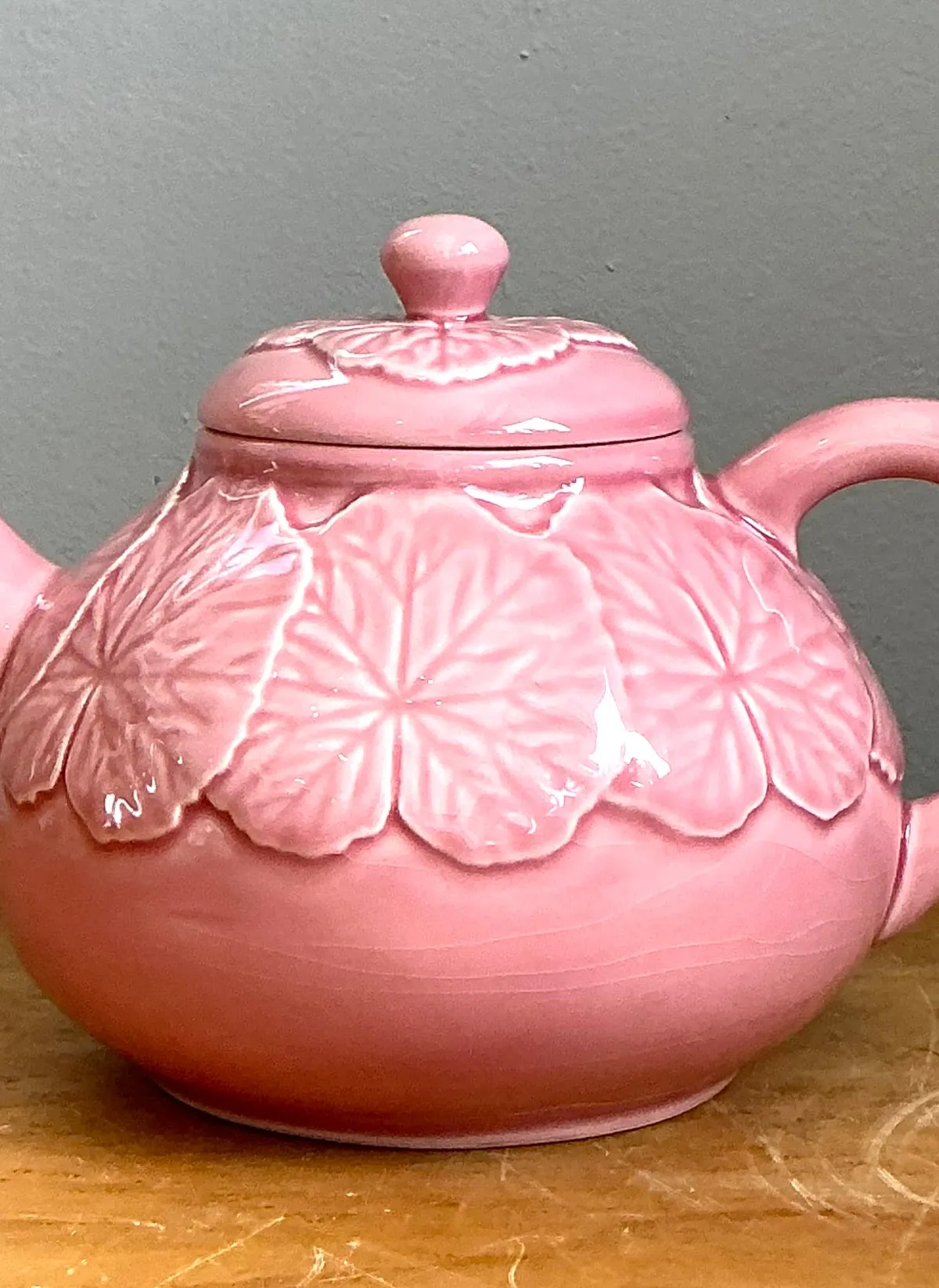 Vintage Bordallo Pinheiro Pink Cabbage Leaf Ceramic Teapot — additional photo 2