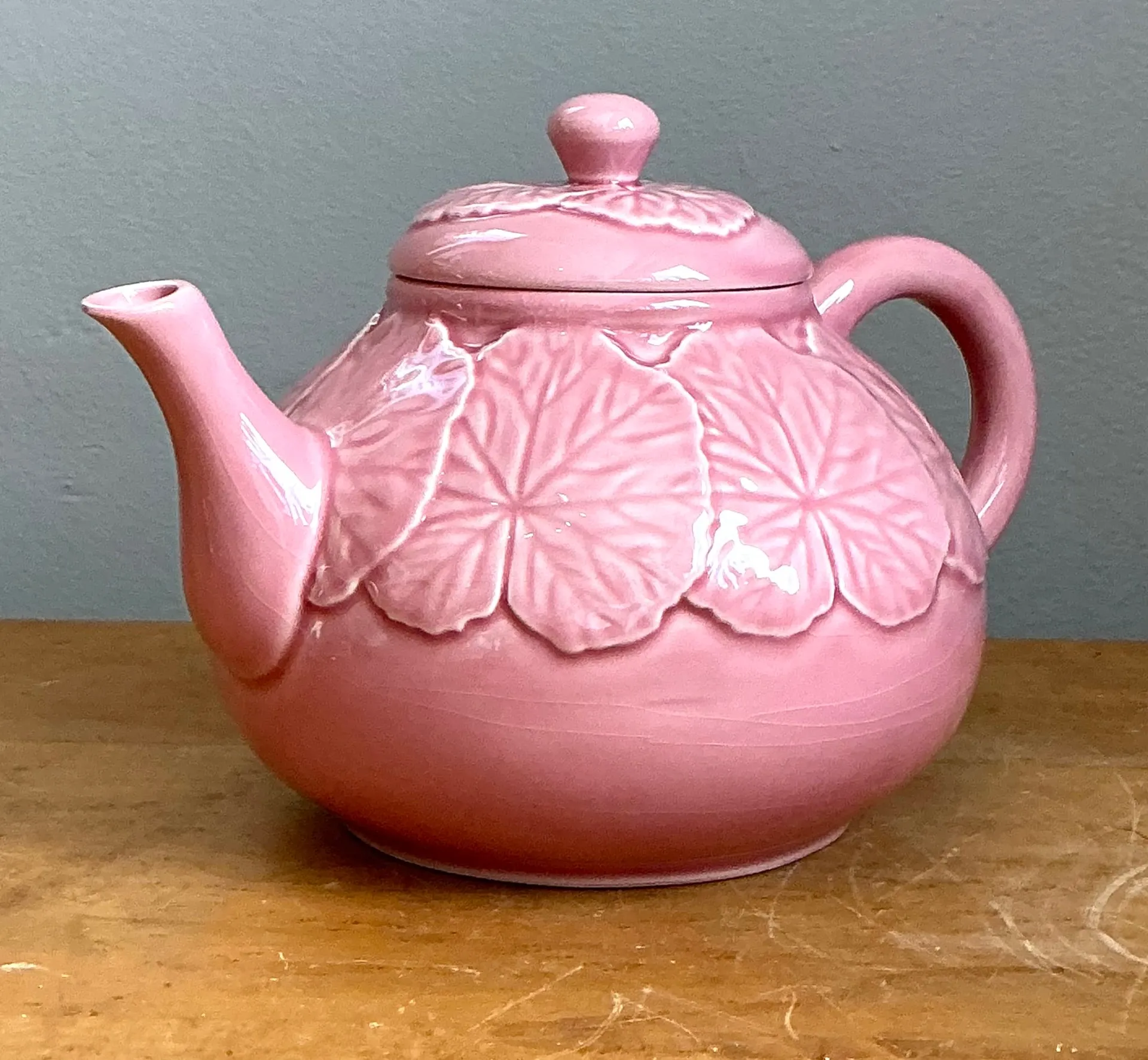 Vintage Bordallo Pinheiro Pink Cabbage Leaf Ceramic Teapot — additional photo 3