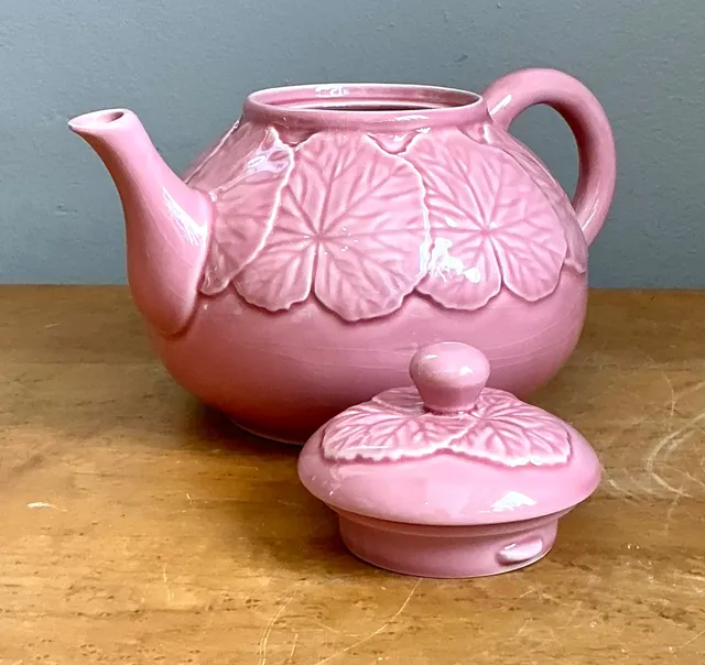 Vintage Bordallo Pinheiro Pink Cabbage Leaf Ceramic Teapot — additional photo 4