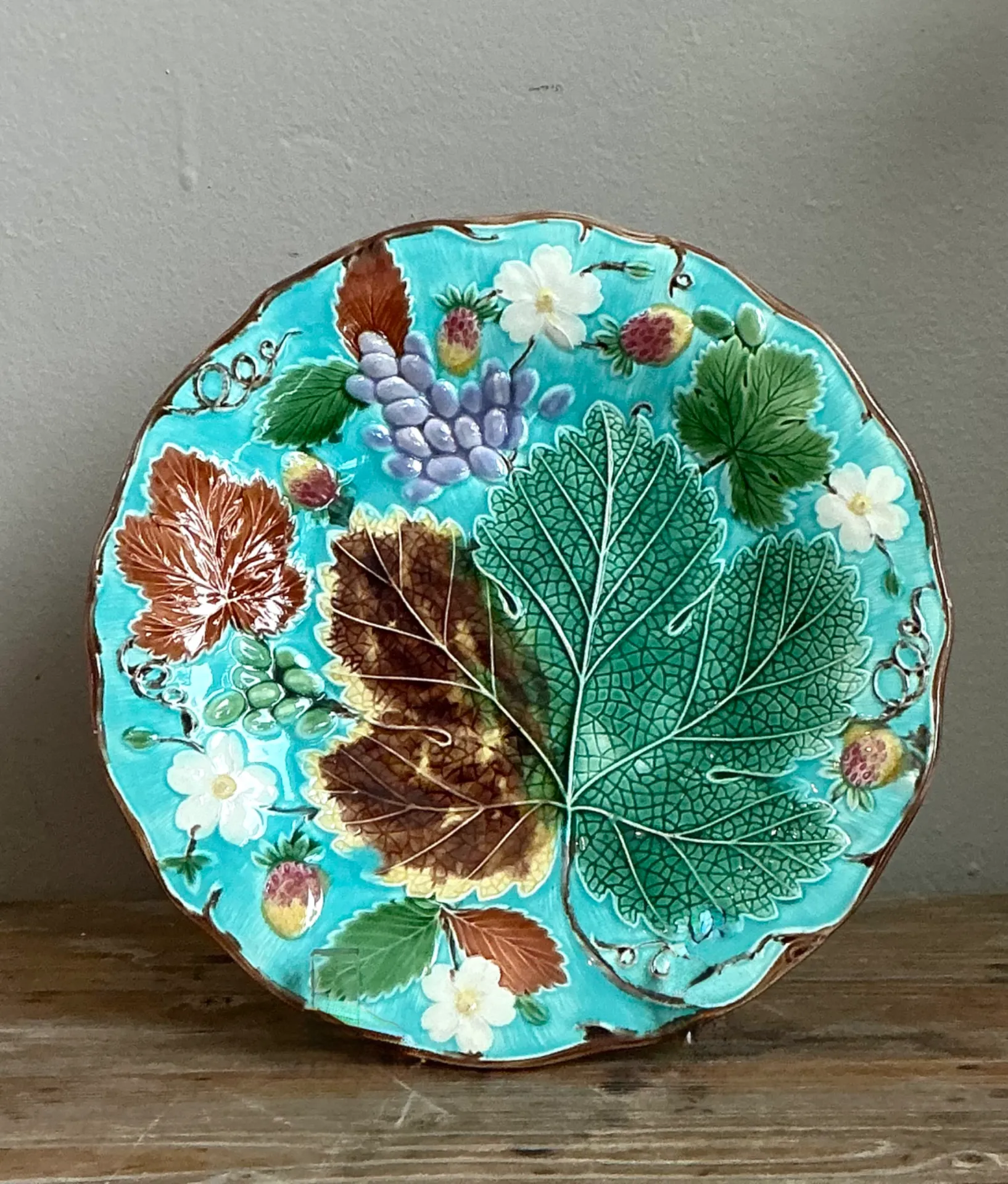 Vintage Majolica Leaf and Blossom Plate — additional photo 6
