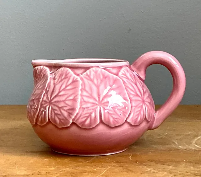 Vintage Bordallo Pinheiro Pink Cabbage Leaf Creamer — additional photo 1