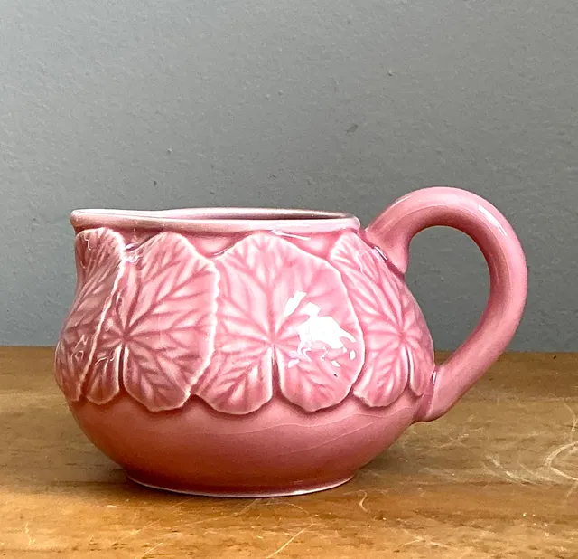 Vintage Bordallo Pinheiro Pink Cabbage Leaf Creamer — additional photo 3