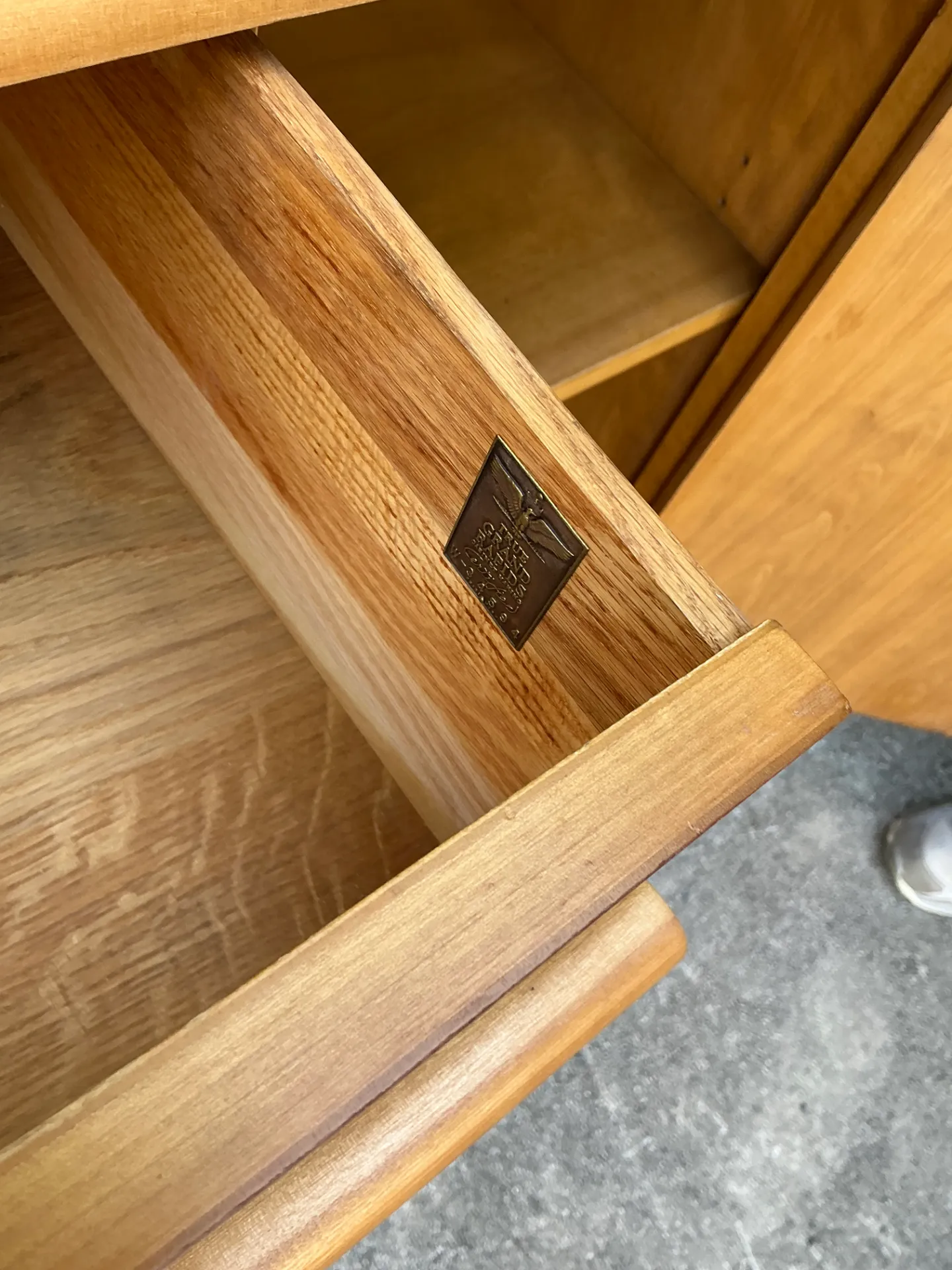 T.H. Robsjohn-Gibbings for Widdicomb Wood Credenza — additional photo 6