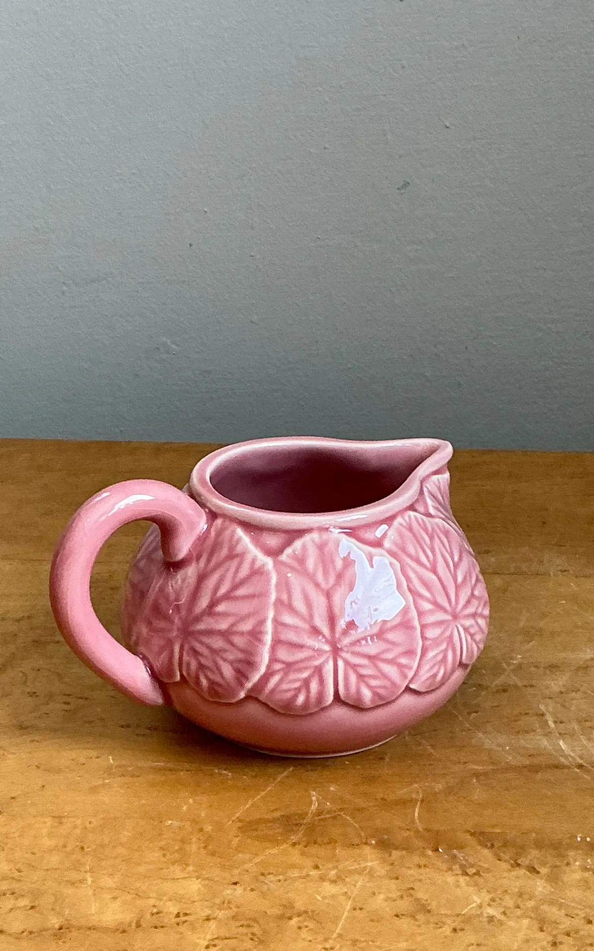 Vintage Bordallo Pinheiro Pink Cabbage Leaf Creamer — additional photo 6
