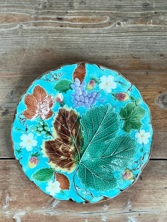 Vintage Majolica Leaf and Blossom Plate — additional photo 8