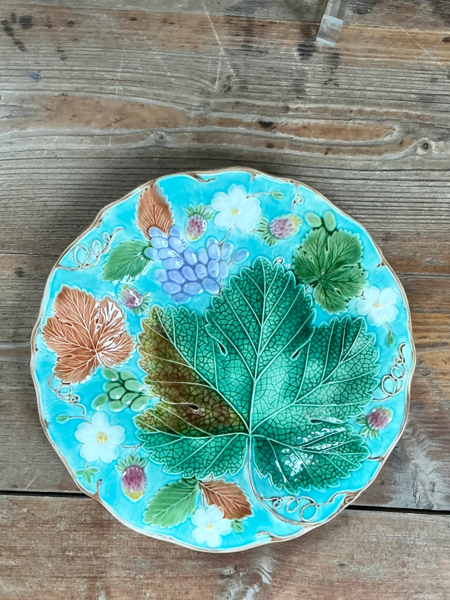 Vintage Majolica Leaf and Blossom Plate — additional photo 7