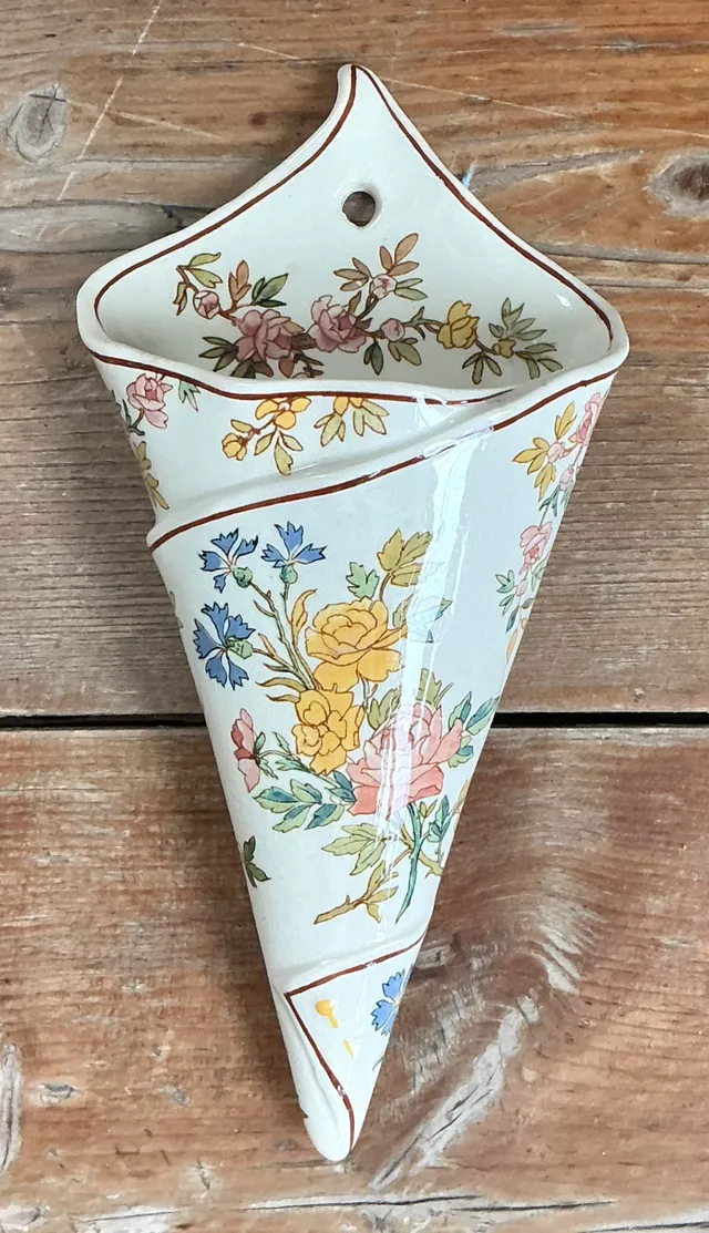 Vintage Sarreguemines Floral Wall Pocket — additional photo 6