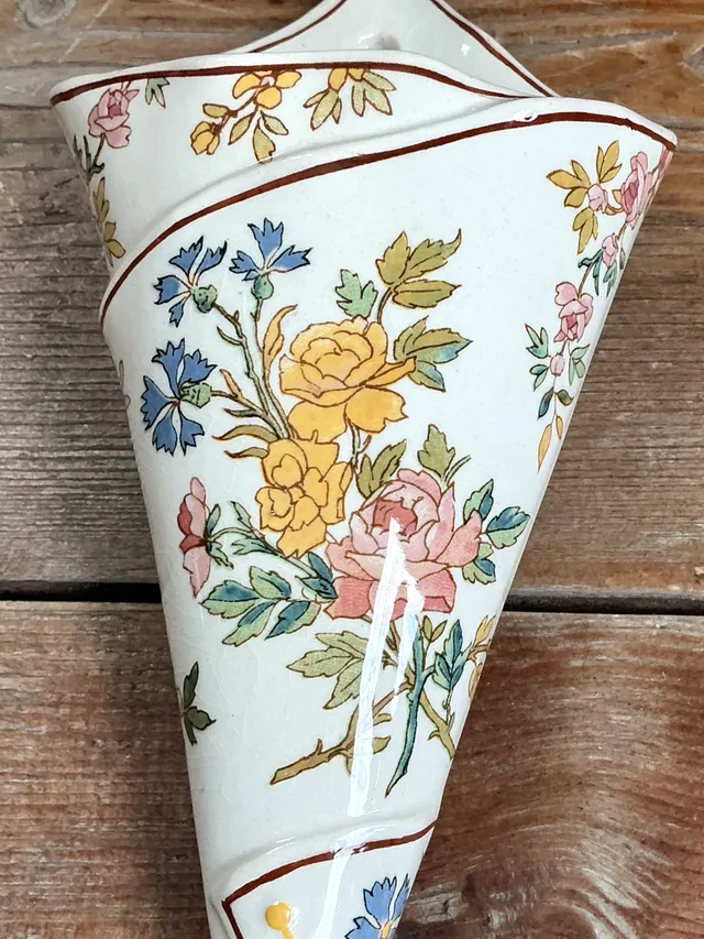 Vintage Sarreguemines Floral Wall Pocket — additional photo 5