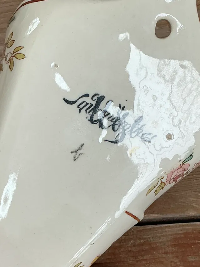 Vintage Sarreguemines Floral Wall Pocket — additional photo 3