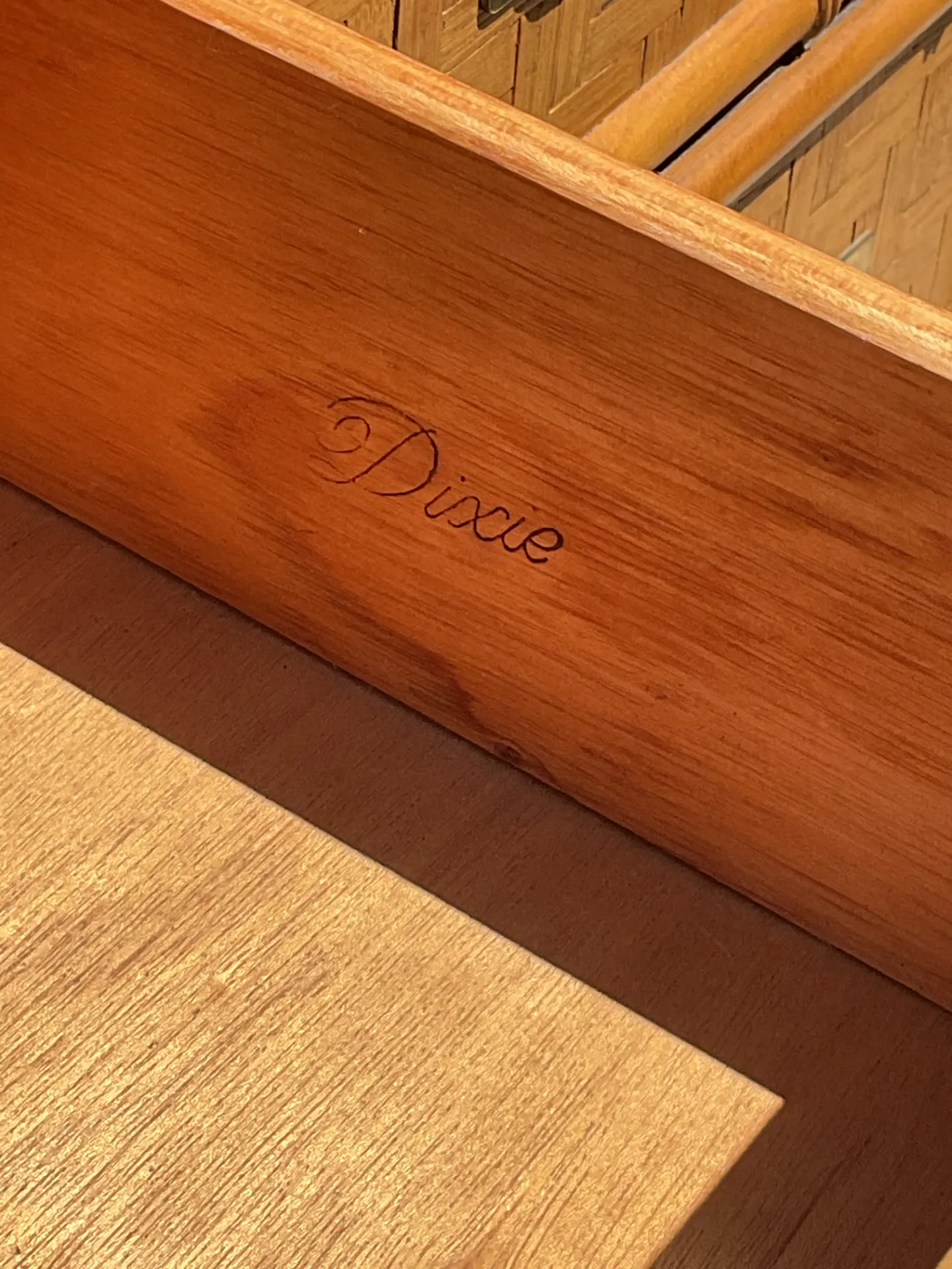 Vintage Dixie Parquet Rattan Six-Drawer Dresser — additional photo 5