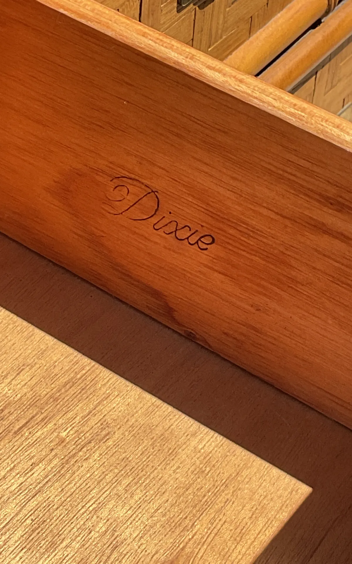 Vintage Dixie Parquet Rattan Six-Drawer Dresser — additional photo 5