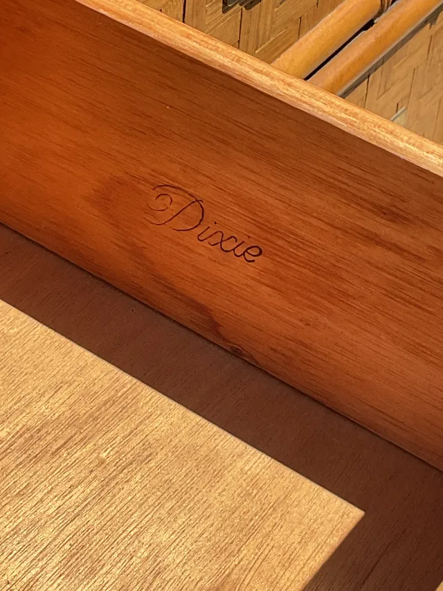 Vintage Dixie Parquet Rattan Six-Drawer Dresser — additional photo 5