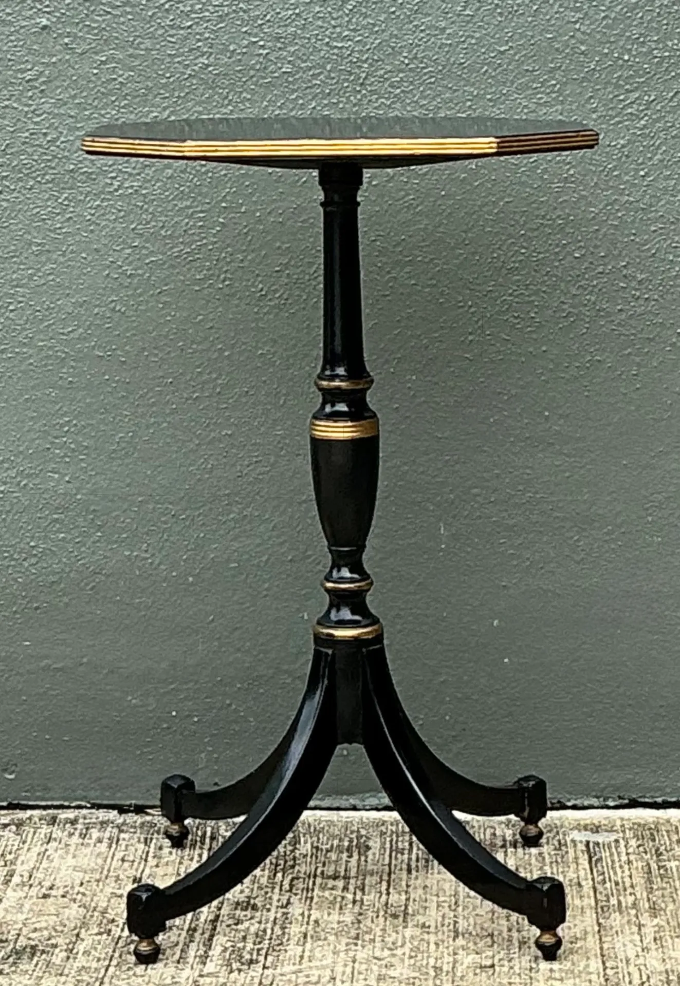 Vintage Black and Gold Trim Pedestal Table — additional photo 3