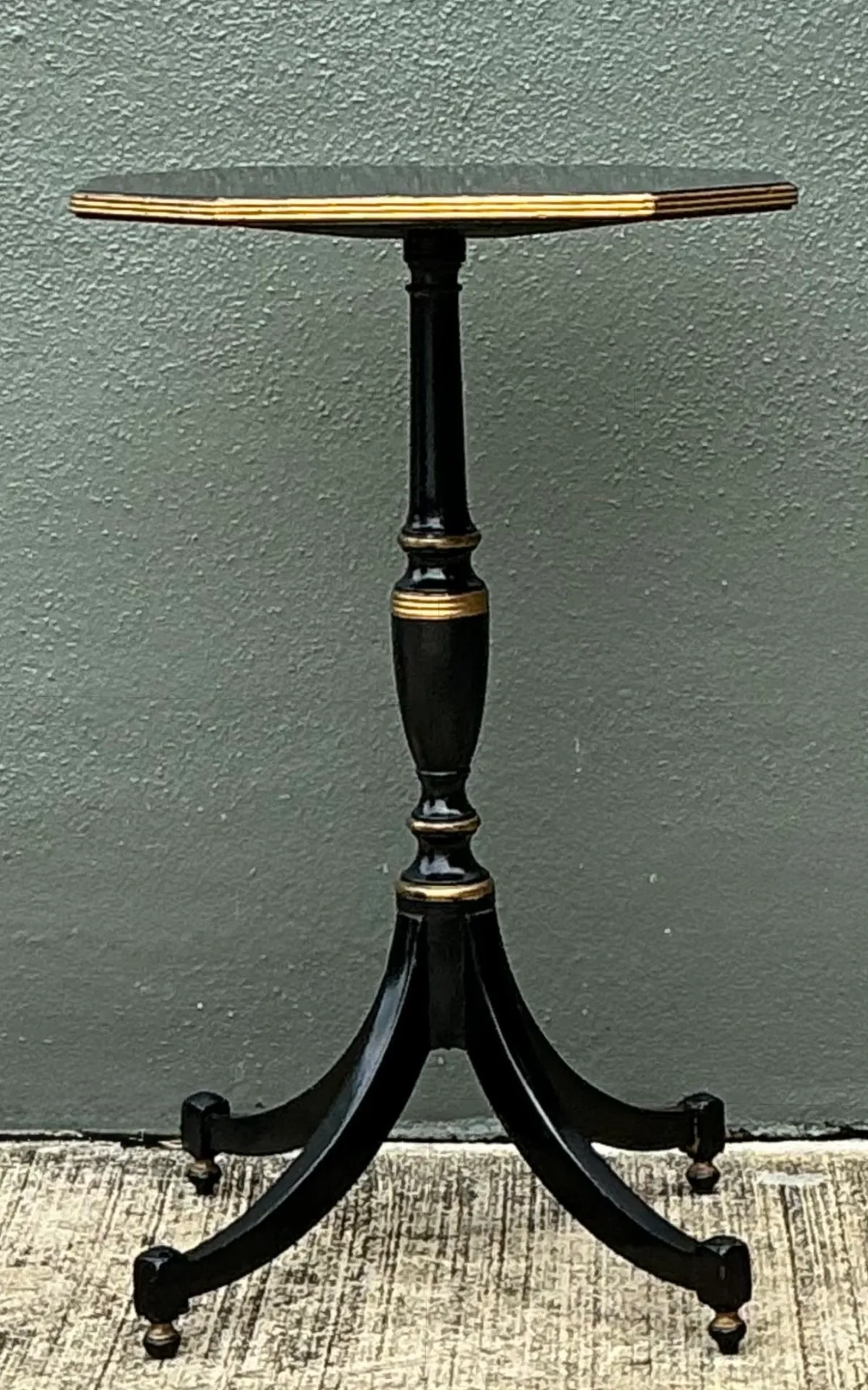 Vintage Black and Gold Trim Pedestal Table — additional photo 3