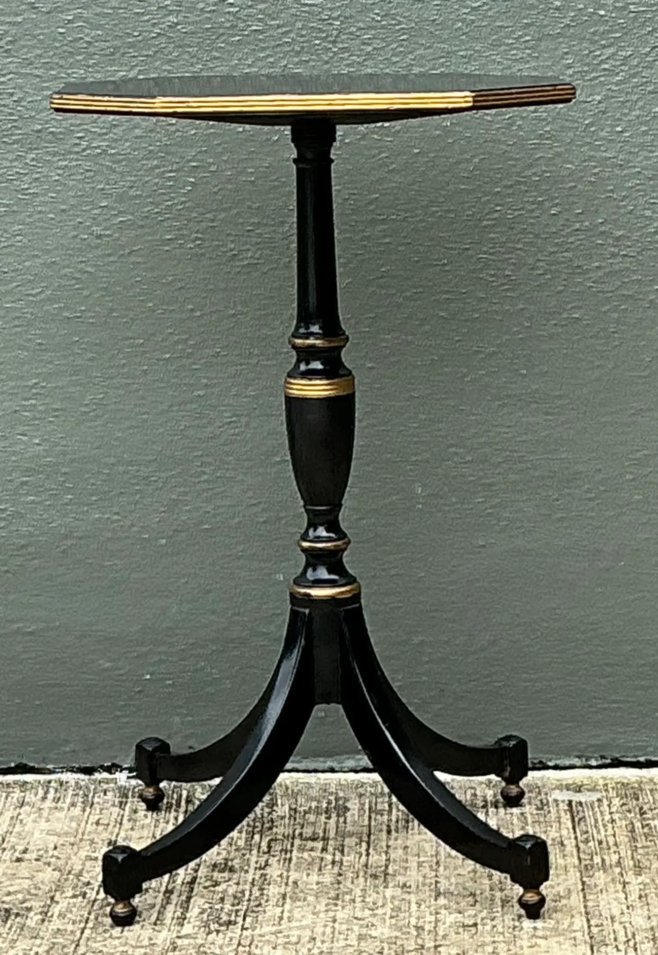 Vintage Black and Gold Trim Pedestal Table — additional photo 8