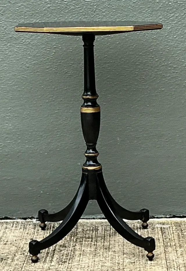 Vintage Black and Gold Trim Pedestal Table — additional photo 8