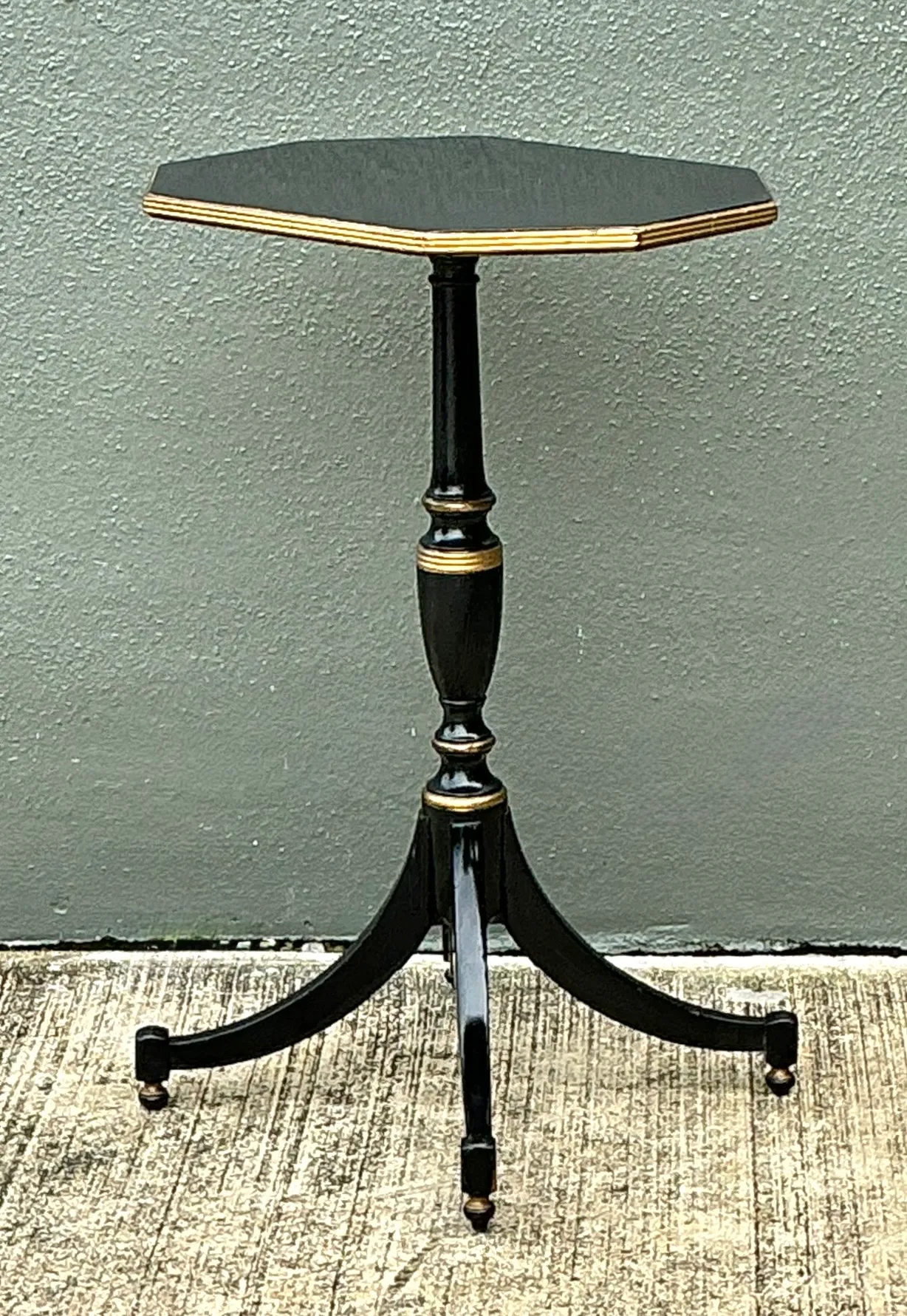 Vintage Black and Gold Trim Pedestal Table — additional photo 7