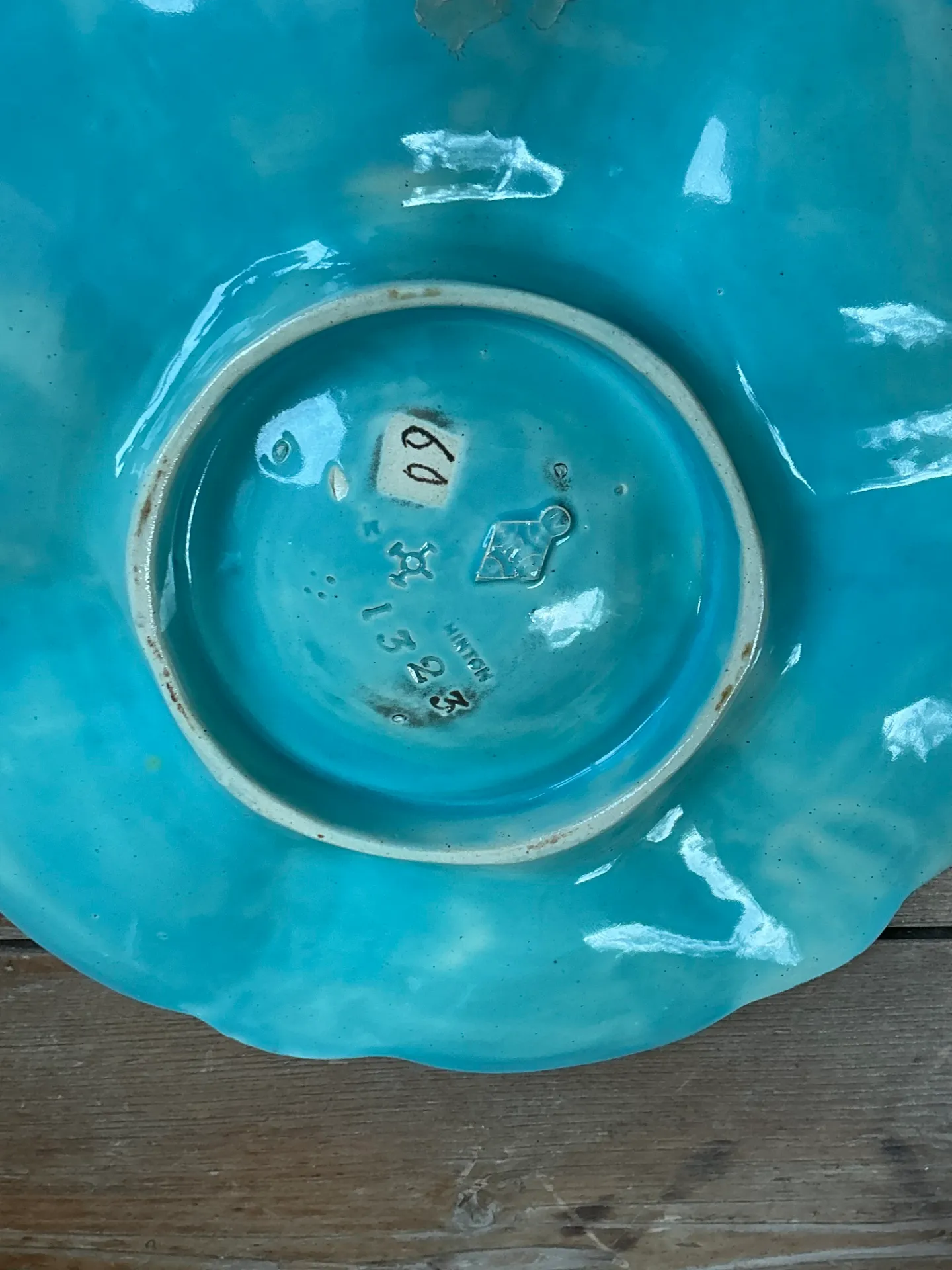 Vintage Minton Majolica Turquoise Oyster Plates - Set of Six — additional photo 4