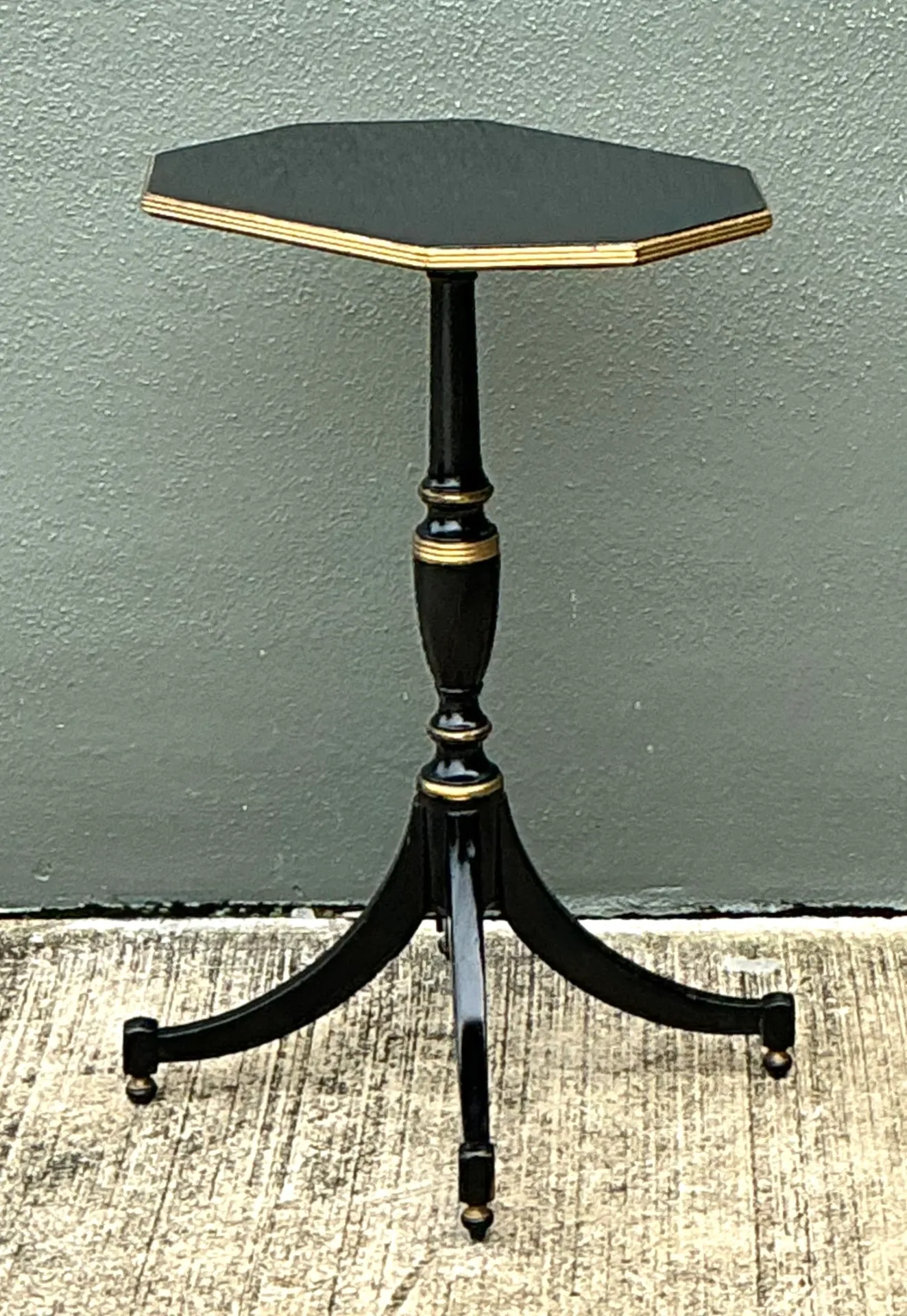 Vintage Black and Gold Trim Pedestal Table — additional photo 4
