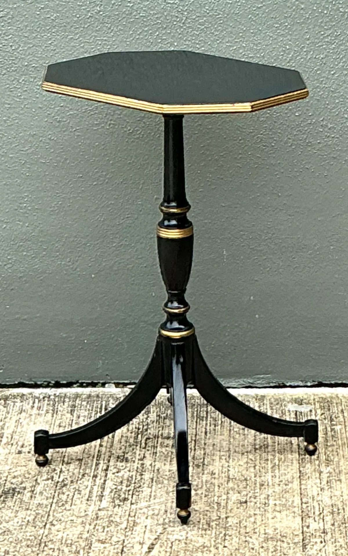 Vintage Black and Gold Trim Pedestal Table — additional photo 4