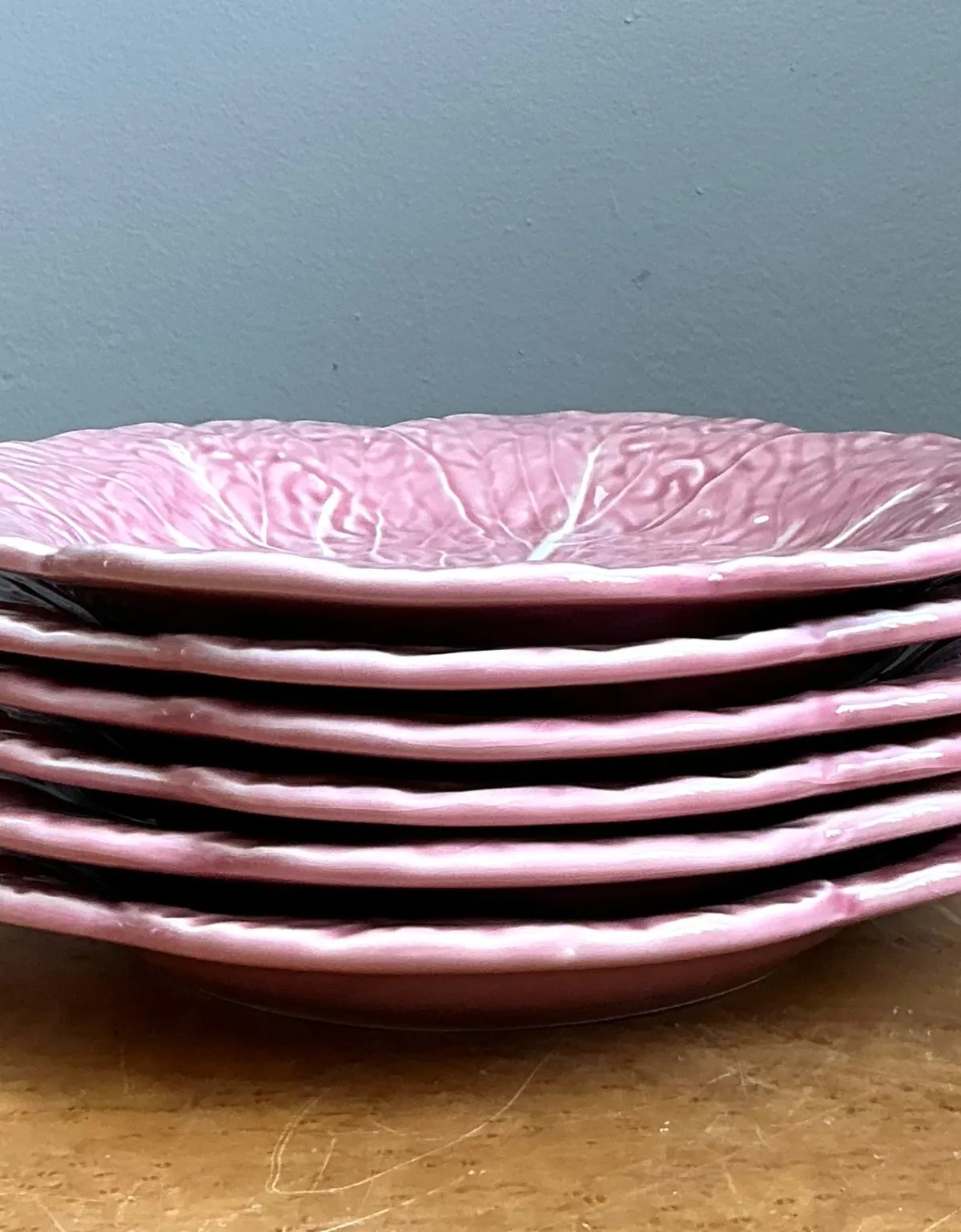 Vintage Bordallo Pinheiro Pink Cabbage Leaf Plates - Set of 4 - Close-up view