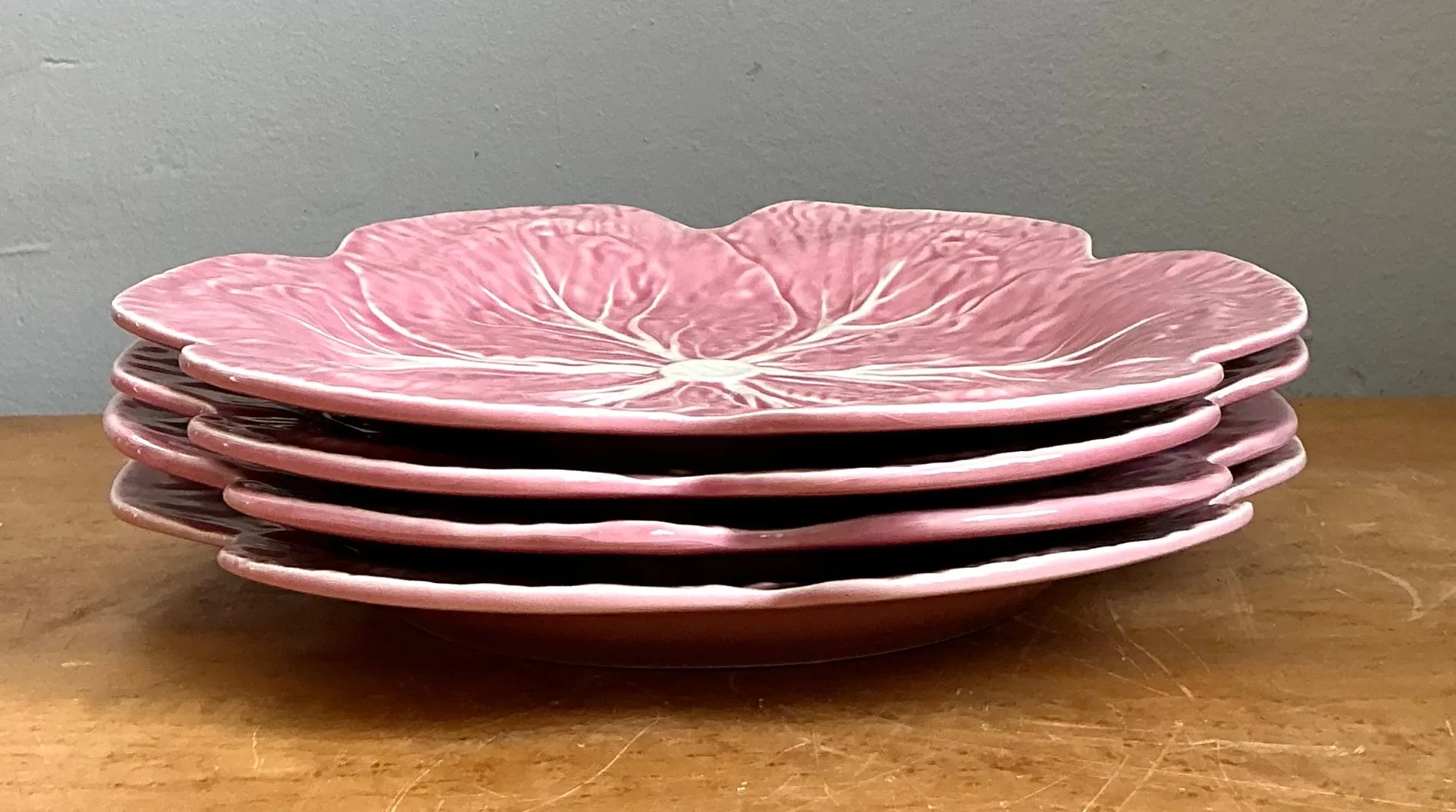 Vintage Bordallo Pinheiro Pink Cabbage Leaf Plates - Set of 4 — additional photo 2