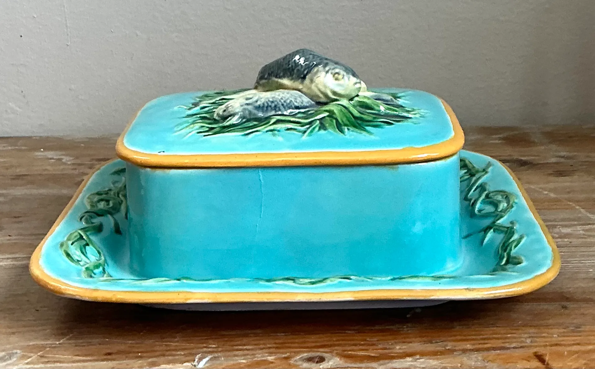 George Jones Majolica Ceramic Covered Dish With Fish Motif — additional photo 2