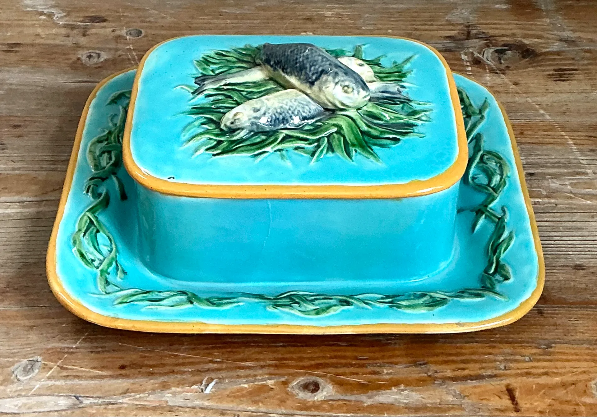George Jones Majolica Ceramic Covered Dish With Fish Motif — additional photo 3