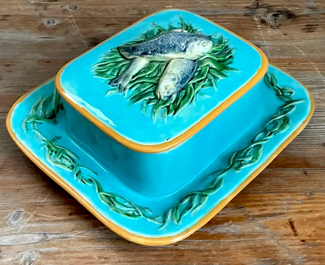 George Jones Majolica Ceramic Covered Dish With Fish Motif — additional photo 1