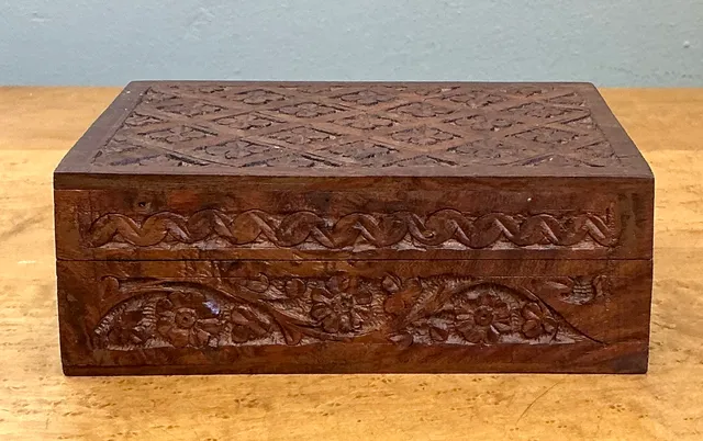 Vintage Carved Wood Trinket Box — additional photo 8