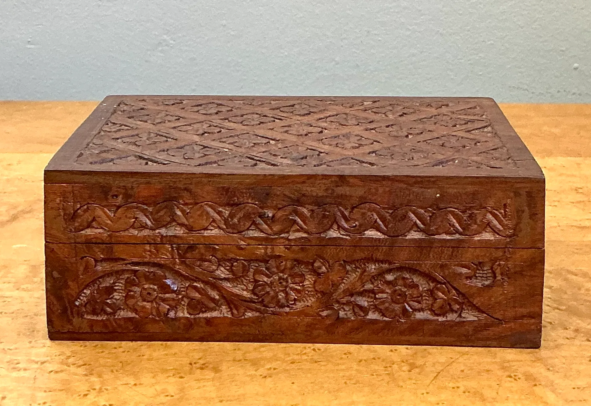 Vintage Carved Wood Trinket Box — additional photo 1